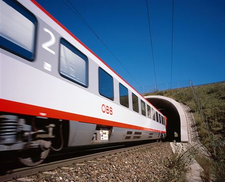 Vozy ady Bmz pouívaly rakouské dráhy na vlaky kategorie EuroCity