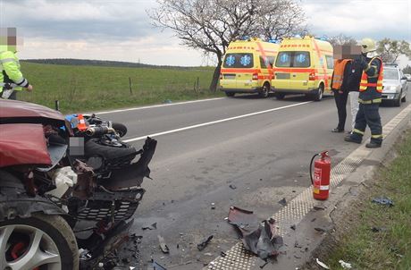 Ti zranné odvezli záchranái do nemocnic v Rakovníku, Kladn a v praském Motolu. Ilustraní foto