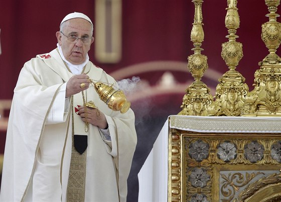 Pape se ji v dubnu omluvil za pípady sexuálního zneuívání dtí kními a ujistil, e pachatelé neujdou trestu.