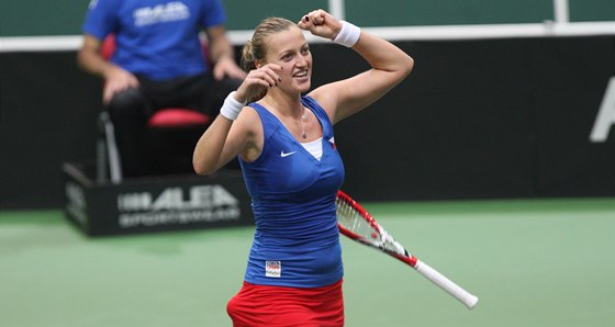 ROZHODNUTO. Petra Kvitová slaví postup do finále Fed Cupu. 