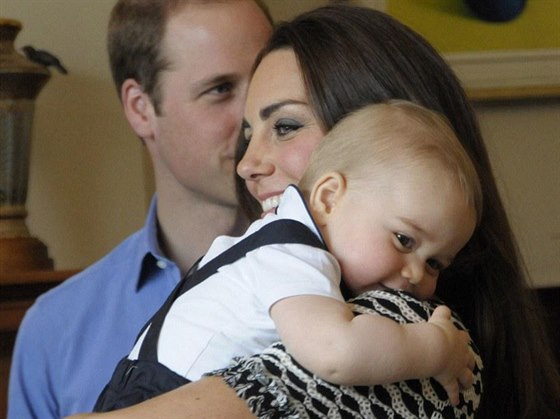 Princ William, Kate a jejich syn George na snímku, který vévodkyn oznaila za...