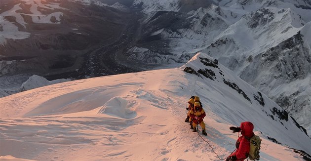 Nepálský Šerpa vyrovnal rekord výstupů na Everest. Byl tam šestadvacetkrát