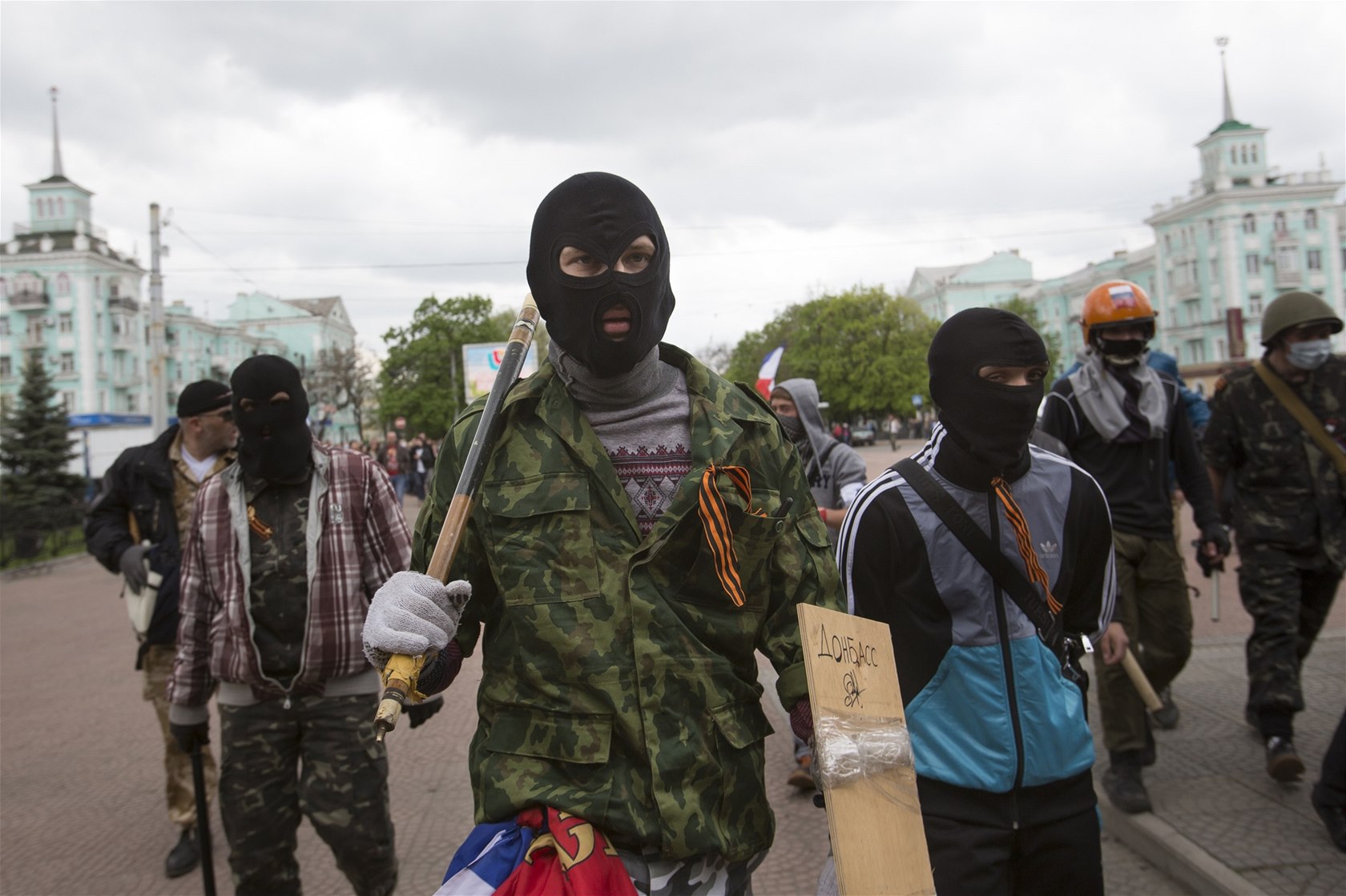 Proru�tí separatisté v Luhansku ji� obsadili sídla tajné slu�by SBU, oblastní