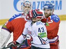 PROVOKATÉR. eský útoník Jan Ková z Magnitogorsku ve finále KHL proti Lvu