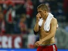 Záloník Bastian Schweinsteiger z Bayernu Mnichov opoutí hit po prohraném...