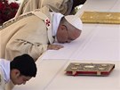 Pape Frantiek vykonává obady spojené s velikononí mí ve Vatikánu. 