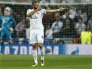 TREFÍM COKOLIV. Útoník Realu Madrid Karim Benzema oslavuje své stelecké