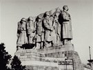 Stalinv pomník na praské Letné byl dokonen v roce 1955 a stál tam do roku...