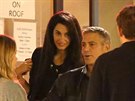 Amal Alamuddinová a George Clooney na veei s páteli (27. bezna 2014)