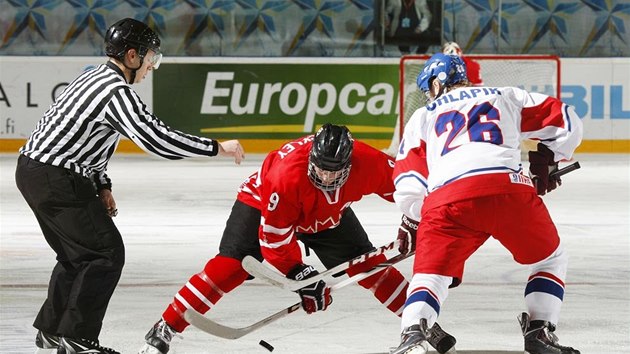 Semifinále hokejového mistrovství světa do 18 let Česko (bílá) vs. Kanada. 