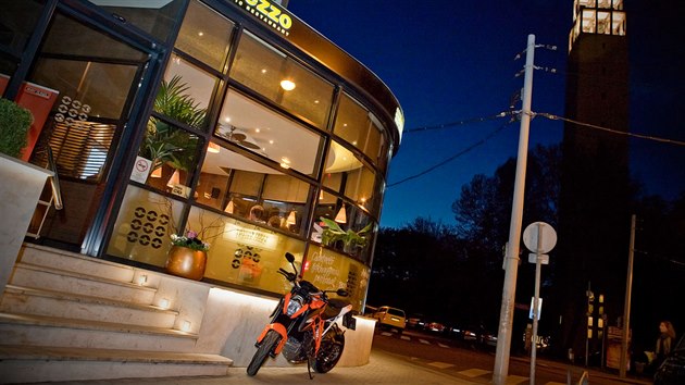 Prezentace motocyklu KTM Super Duke začínala v Budapešti.
