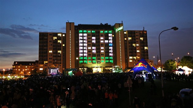 Svteln show na prask kunratick koleji Volha.