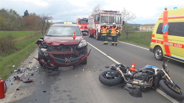Nehoda t motocykl a osobnho auta na Bruntlsku (21. dubna 2014)
