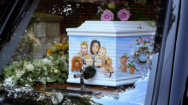 Peaches Geldofovou pohbili v rakvi, na kter byla namalovan jej rodina (21. dubna 2014).