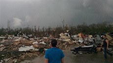 Následky �ád�ní tornáda ve m�st� Mayflower v Arkansasu (27. dubna 2014)