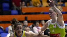 Laia Palauová (vlevo) z USK Praha a Alena Hanu�ová z Brna.