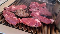 Telecí rib eye steak nepotebuje dlouhou tepelnou úpravu.