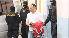 Zásah kriminalist ÚOOZ v Islámské nadaci v ulici Politických vz v Praze 
