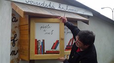 Daniel Dostra�il (na snímku) z�ídil v Ústí nad Orlicí Sousedskou knihovnu spolu...