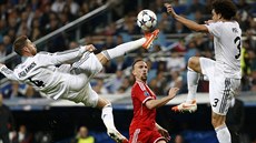 Frank Ribéry z Bayernu Mnichov se v prvním semifinále Ligy mistrů proti Realu...