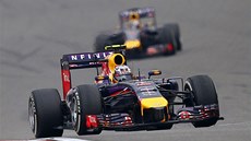 PED AMPIONEM. Daniel Ricciardo ze stáje Red Bull uniká svému týmovému