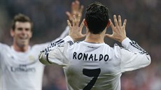 Cristiano Ronaldo má na fotbal dokonalou figuru.