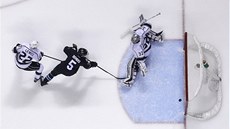 TO NENÍ GÓL. Gólman Los Angeles Jonathan Quick nepovolil hokejistm San Jose