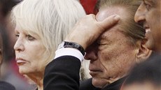 Majitel LA Clippers Donald Sterling dostal do�ivotní zákaz p�sobení v NBA. 