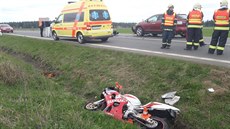 Nehoda t�í motocykl� a osobního auta na Bruntálsku (21. dubna 2014)
