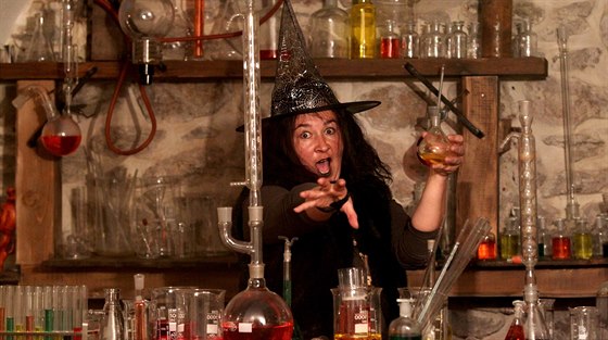 Ve sklepích vznikla alchymistická laboratoř s čarodějnickou učebnou.