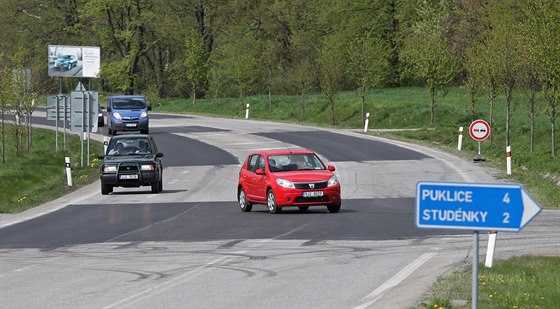 Na silnici z Jihlavy na Tebí jsou jasn patrná místa, která stavební firma...