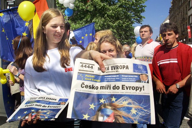 MF DNES vydala p�i p�íle�itosti vstupu �eska do EU speciální p�ílohu "�esko...