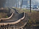 Koleje eleznice mezi Novým Jiínem a Hostaovicemi pipomínaly po povodni...