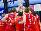 Extraliga do 17 let: Basketbalisté Pardubic oslavují zisk eského titulu.