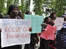 "Pane prezidente, zachrate nae dcery," prosí matky unesených studentek na...