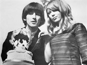 Svatba hudebníka George Harrisona a modelky Patti Boydové (v šatech od Mary...