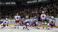 ZKLAMÁNÍ. Hokejisté pražského Lva po sedmém finále KHL na ledě Magnitogorsku.