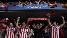 Fanouci fotbalist Atlétika Madrid bhem semifinálové odvety Ligy mistr na...