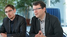 Nový lídr �SSD a kandidát na primátora Olomouce Antonín Stan�k (vpravo). Vedle...