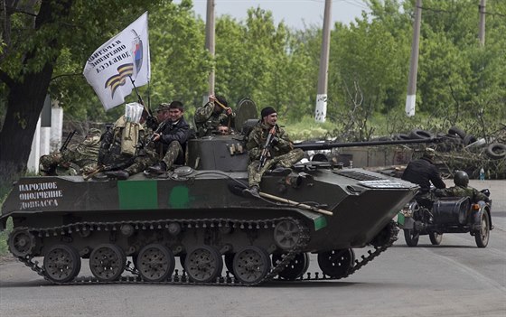 Transportéry ruských separatistů u Slavjansku (5. května 2014)