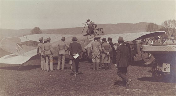 Jeden z pti nov objevených snímk dokumentujících Schichtv let v roce 1914...