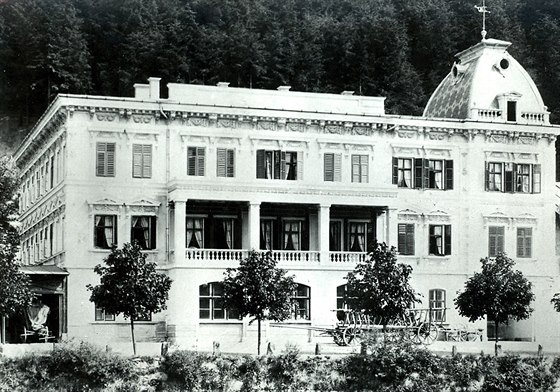 Vila Vilemína okolo roku 1900. Na archivním snímku je vidt i nkdejí bá.