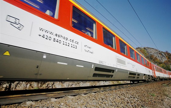 Vagóny od společnosti Siemens začaly České dráhy odebírat v druhé polovině devadesátých let.
