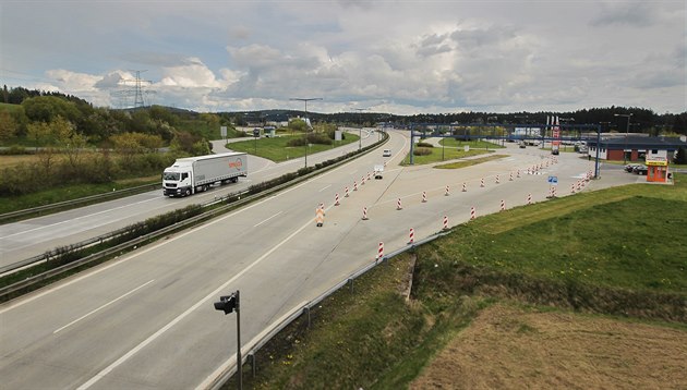 Oputné budovy bývalé celnice na hraniním pechodu Rozvadov (2014)