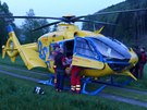 Na pomoc zranné paraglidistce vyrazil i vrtulník záchraná. Ti na míst