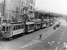 Snímek z rozlukového prvodu starých tramvajových voz dne 9. kvtna 1974.