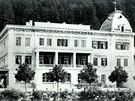 Vila Vilemína okolo roku 1900. Na archivním snímku je vidt i nkdejí bá.