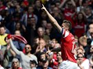 OSLAVA. Olivier Giroud  z Arsenalu jásá po gólu. 