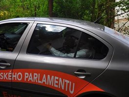 Automobil pražského zastupitele Miroslava Poche (ČSSD) vjíždí do zákazu vjezdu...