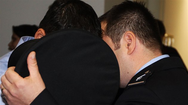 Policejn zsah proti skupin squater ve vile Milada v roce 2012 projednval prask mstsk soud (7.5.2014)